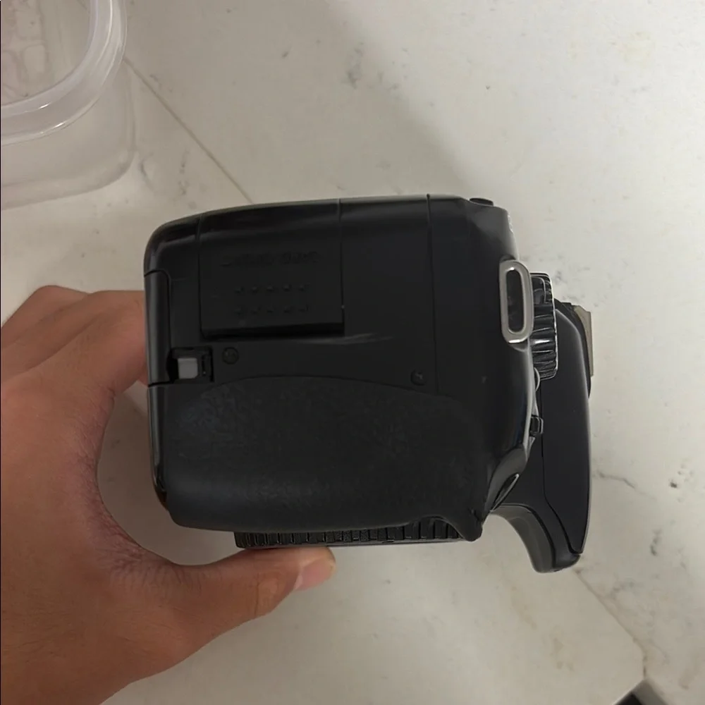 Canon EOS Rebel T2i Black Camera Body